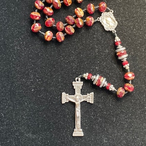 Ave Maria Trauervolle Mutter Trachtenkranz | Wunderschöne Opak Erdbeere Rot Picasso Böhmischen Glasperlen katholische | Heiliges Herz Jesu