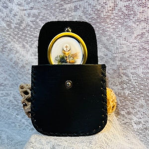 Holy Communion Pyx  and Burse Set / Homebound / Holy Eucharist  Communion Pyx  / Brass Tone Pyx with Plastic Liner / Holy Eucharist