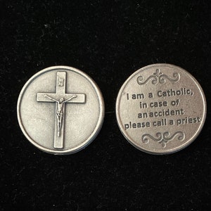 LARGE &quot;Jesus on the Cross&quot; &quot;I am Catholic, in case of an accident please call a Priest&quot; Pocket Token Medallion Pocket Token