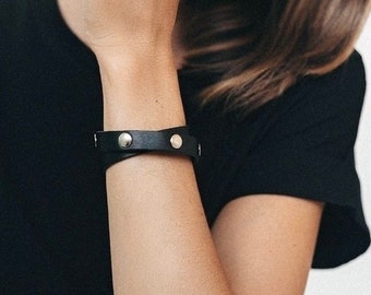 Double wrap leather bracelet