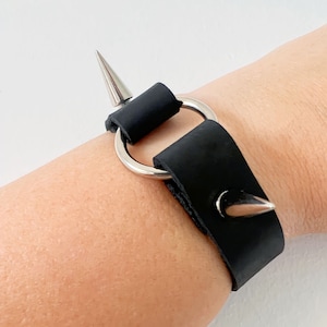 Spiked Leather O-Ring Bracelet: Unisex Full Grain Wristband