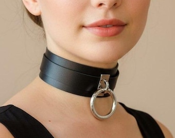 Wide leather choker collar necklace carabiner ring