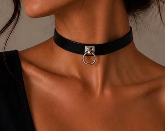 Leather choker necklace with hanging ring