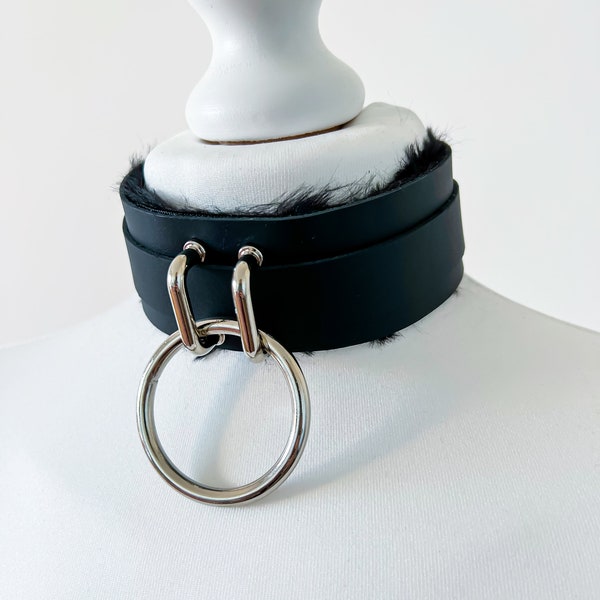 Fur lining leather O ring choker collar necklace; woman leather collar; leather necklace; pet play; chain leash; faux fur locking