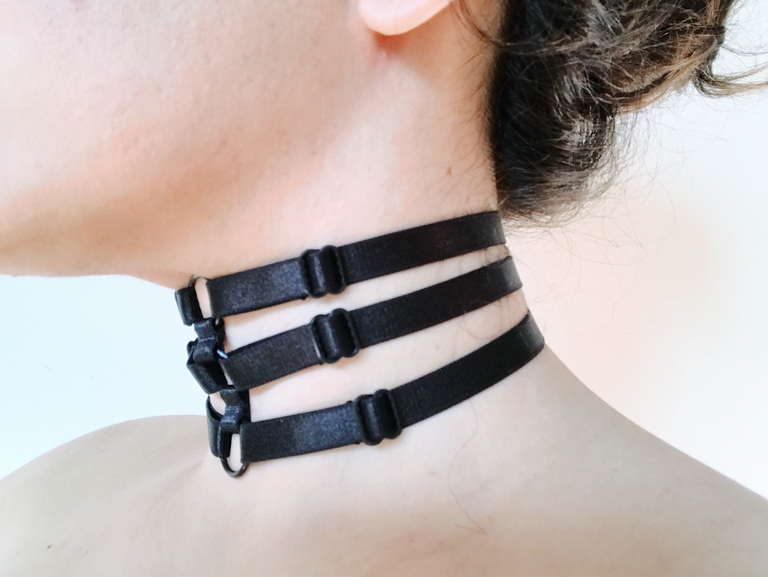 Strap choker necklace best sale