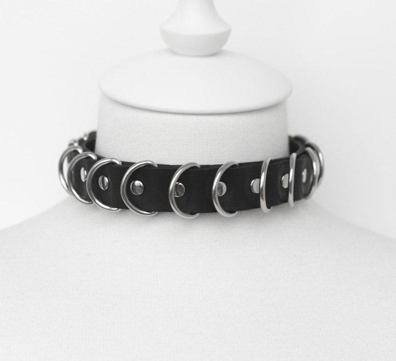 Leather collar necklace