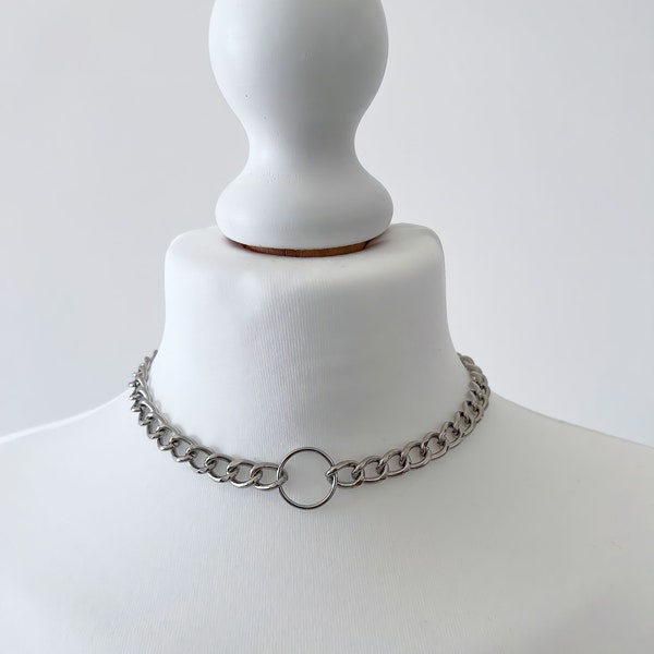 Chain choker necklace with small ring