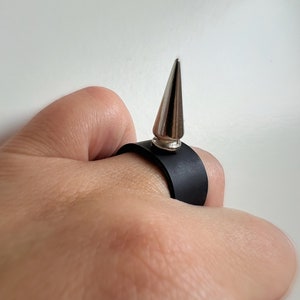 Leather ring with spike