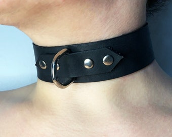 Leather collar necklace with leash