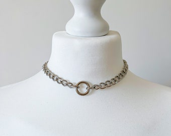 Chain choker necklace with bold o ring