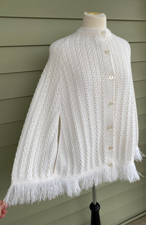 Vintage 70s Crochet Poncho/ Off White/ 1970s Ponc… - image 3