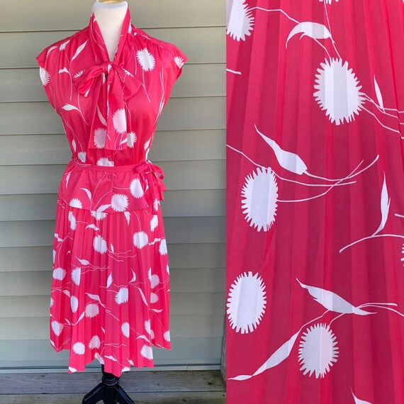 Vintage 70s 2 Piece Blouse and Skirt/ Pleated Skir