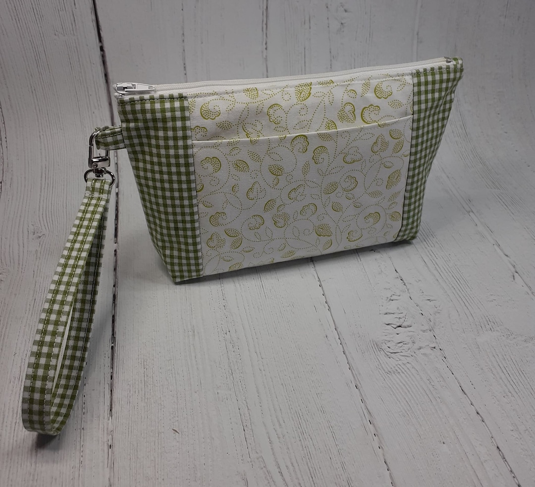 Norfolk Pouch With Detachable Wrist Strap UK