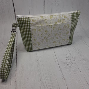 Norfolk Pouch with detachable Wrist Strap
