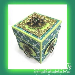 Engelse tutorial voor de Supercubes Sister-ladekast Artikelnr. Studio8 200117