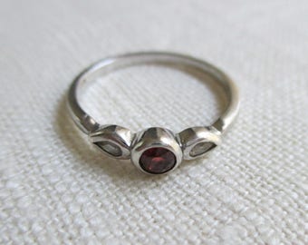 Sterling Silver Stackable Ring with Garnet - Size 6 3/4