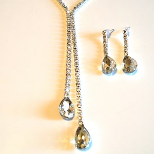 Silver Plated Tear-Drop Rhinestone Necklace & Earrings Set NEW!