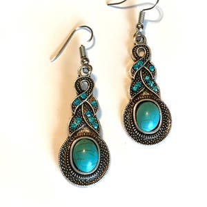 Gorgeous Pair of Turquoise Drop Earrings for Women