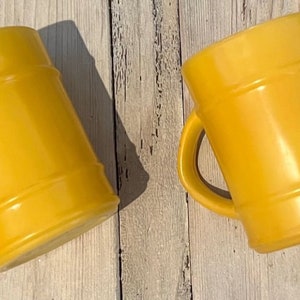1970&#39;s Fire King Yellow Barrel Coffee Mugs
