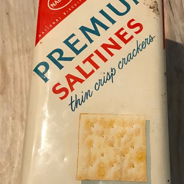 Nabisco Premium Saltines Tin