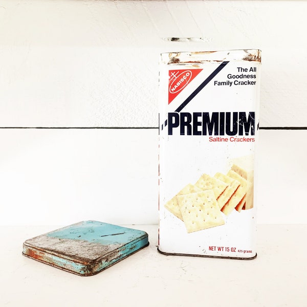 Rustic 1978 Nabisco Premium Saltine Cracker Tin/Farmhouse Kitchen Collectible Rustic Saltine Tin/Decorative Cracker Tin