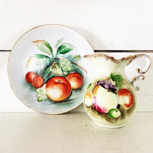 Assiette décorative vintage Lefton peinte à la main et petite assiette Lefton complémentaire / pichet Lefton/cuisine de ferme sur le thème des fruits peints à la main plats Lefton