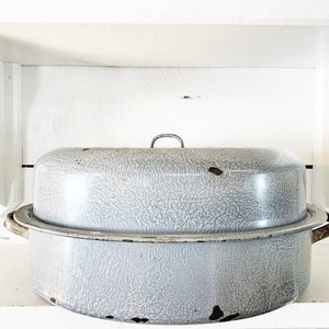 Large Vintage Graniteware Roaster/Farmhouse Kitchen Enamel Roaster/Graniteware Roaster