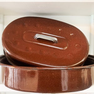 Large Vintage Brown and White Speckled Enamelware Roaster Farmhouse Kitchen Enamel Roaster Graniteware Roaster