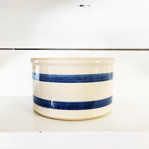 Recipiente para mantequilla de cerámica grande antiguo con banda azul sin marcar, recipiente para grasa de mantequilla, recipiente abierto de cerámica, recipiente para utensilios de cocina