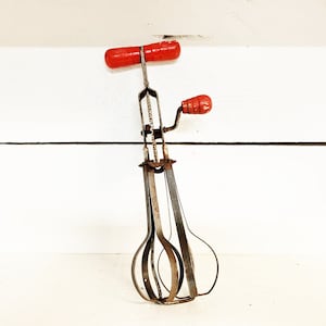 Vintage Rustic Stainless Steel and Fading Red Wooden Handled &quot;Super Speed&quot; Egg Beater Farmhouse Kitchen Manual Egg Beater
