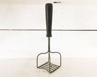 Vintage Black Wooden Handle Squared Potato Masher/Farm Kitchen Vintage Tools and Gadgets