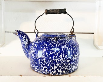 Antique Wrought Iron Range Co. Cobalt Graniteware Coated Cast Iron Kettle with Sliding Lid/Collectible Cast Iron