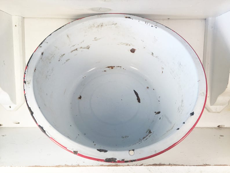 Very Large and Very Deep Rustic White and Red Trimmed Enamelware Basin/Farmhouse Kitchen Extra Large Rustic Tub/Shabby Chic Enamel Basin 