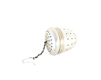 Vintage Acorn Shaped Aluminum Tea Infuser, Farmhouse Kitchen Gadget
