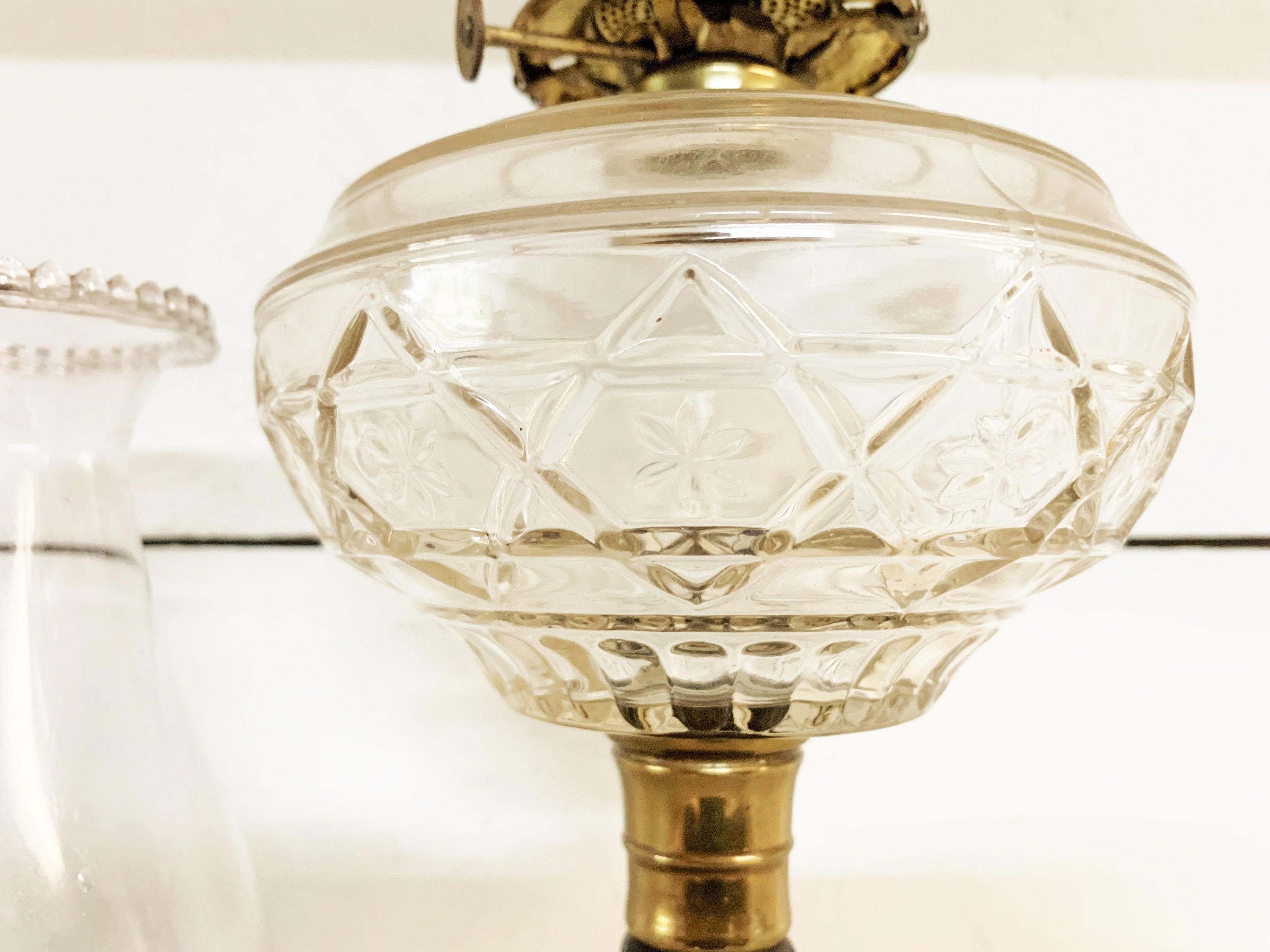 Antique Cast Iron Base Pedestal Kerosene Oil Lamp/kerosene Etsy