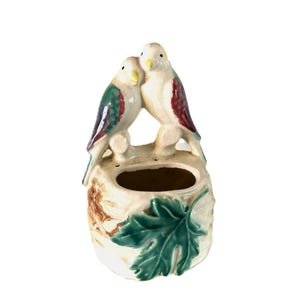 Macetero de pared vintage de Morton Pottery con diseño de pajaritos enamorados, de la década de 1950.