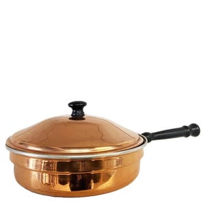 Frigideira vintage de 24 cm em cobre sobre alumínio com cabo de madeira e tampa combinando. Frigideira decorativa e leve em cobre para cozinha.