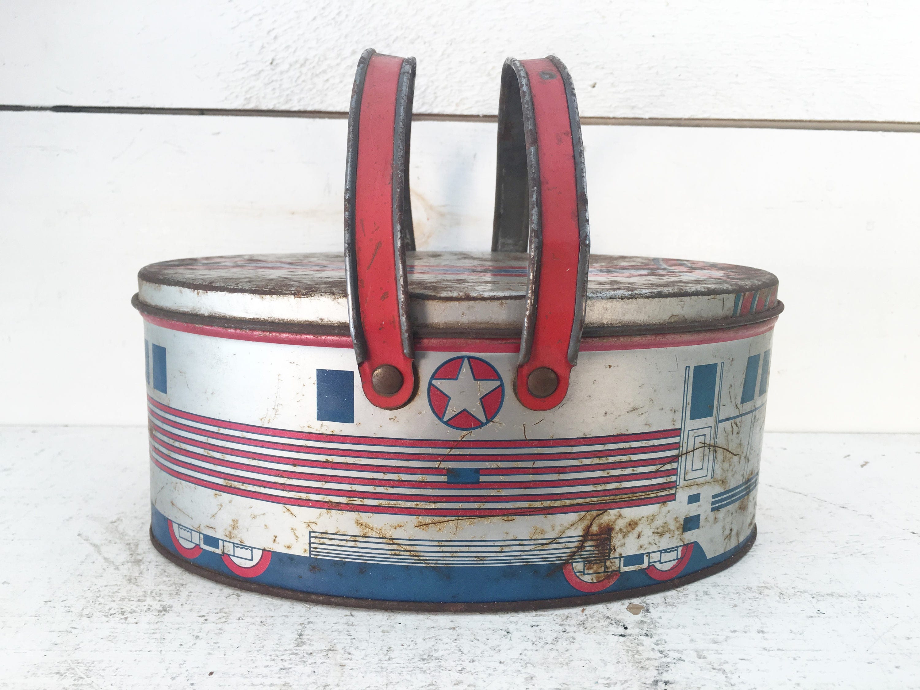 Antique Art Deco Zephyr Silver Train Collectible Tin/lunch Box