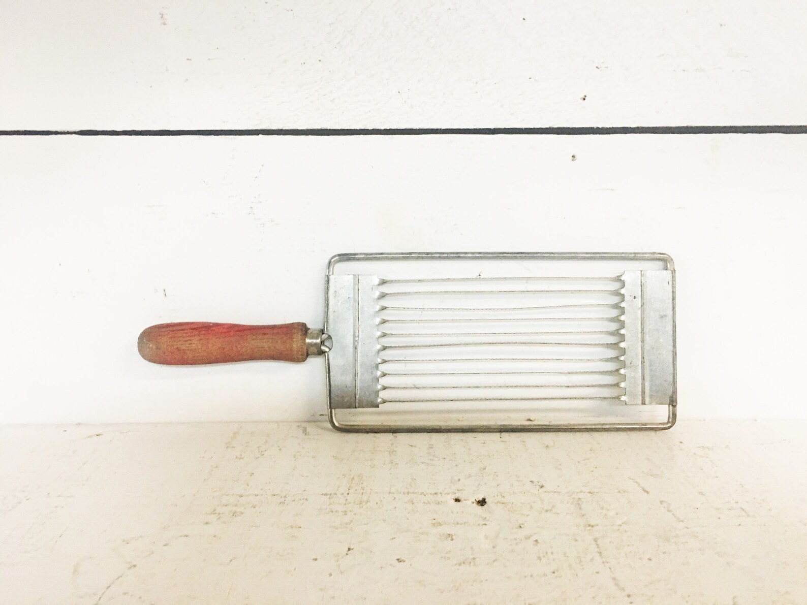 Vintage Tomato Slicer With a Fading Red Wooden Handle/farm Etsy