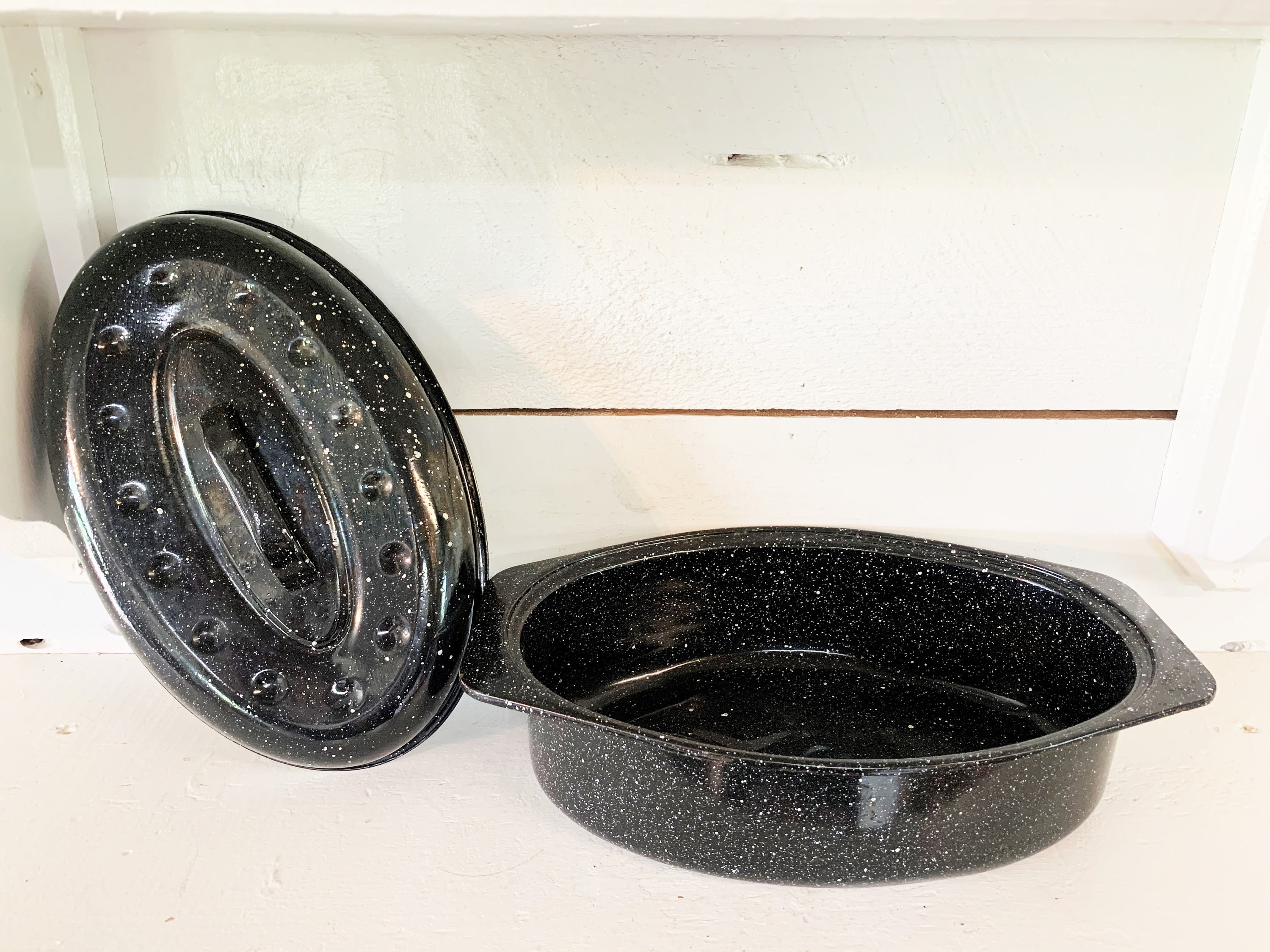 Cookware Vintage Black Speckled Oval Roasting Pan Enamelware  16.5x12.25x7.5