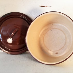 Brown and Beige Mid Sized Enamelware Stock Pot with Matching Lid/Farmhouse Kitchen Brown Enamelware Stockpot/Shabby Chic Brown Enamel Pot