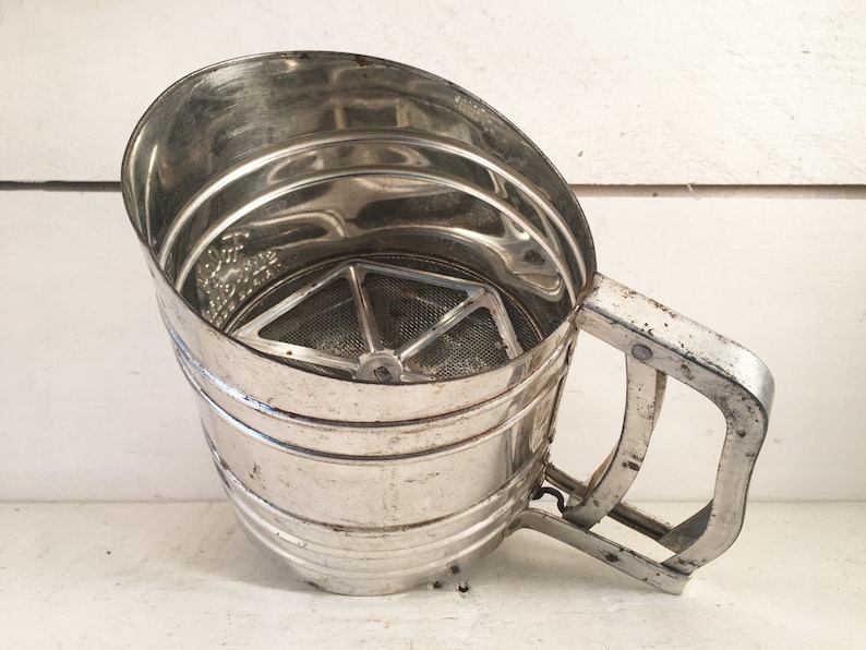 Vintage Foley Sift Chine Triple Screen Handheld Flour SifterFarmhouse Kitchen Rustic Foley Flour SifterShabby Chic Kitchen Tools /& Gadgets