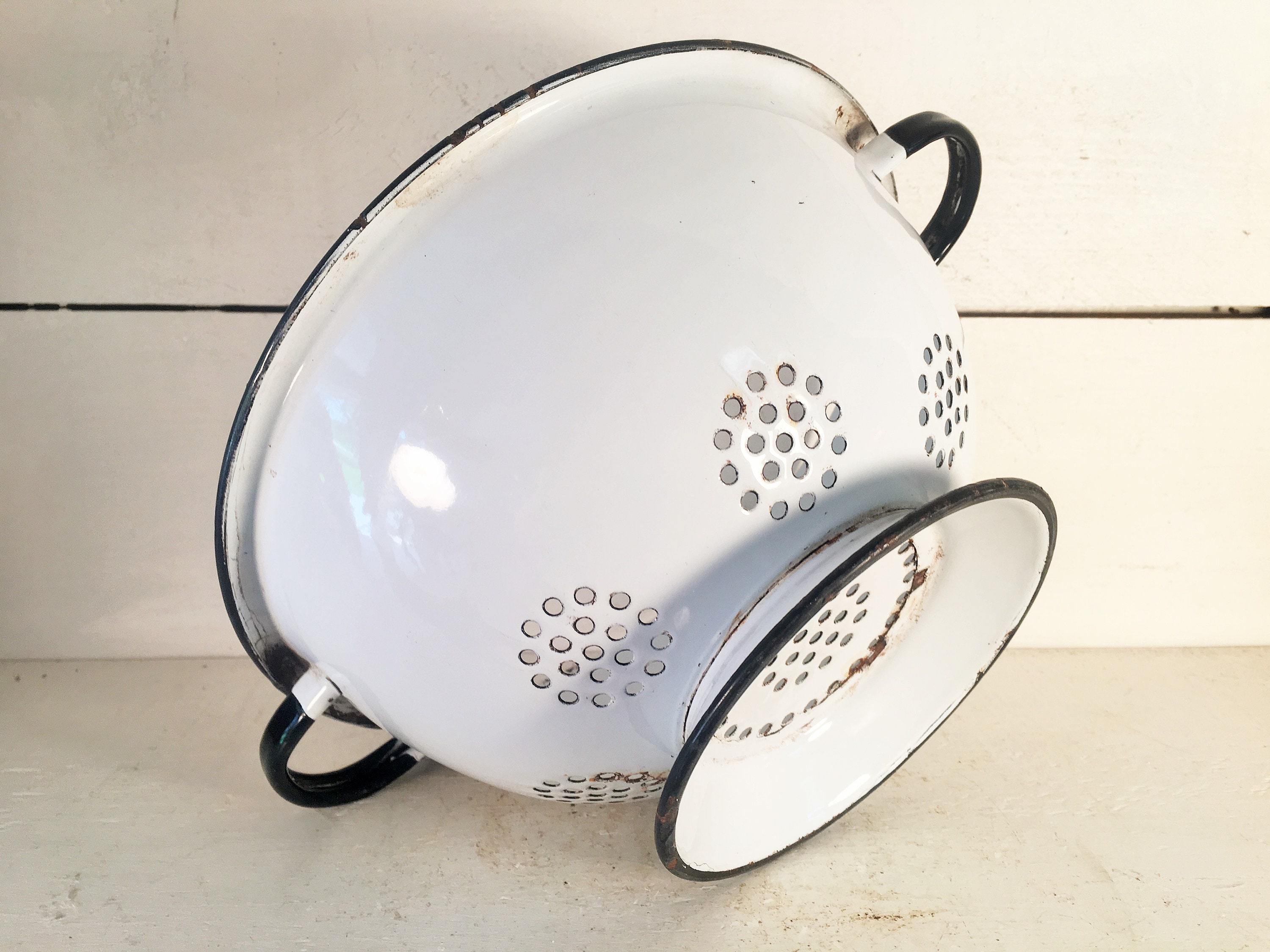 Large White and Black Trimmed Enamelware Colander/Farmhouse Etsy