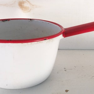 Adorable Vintage White and Red Trimmed Enamelware Sauce Pan/Decorative Farmhouse Kitchen Enamelware Side Pouring Small Sauce Pan