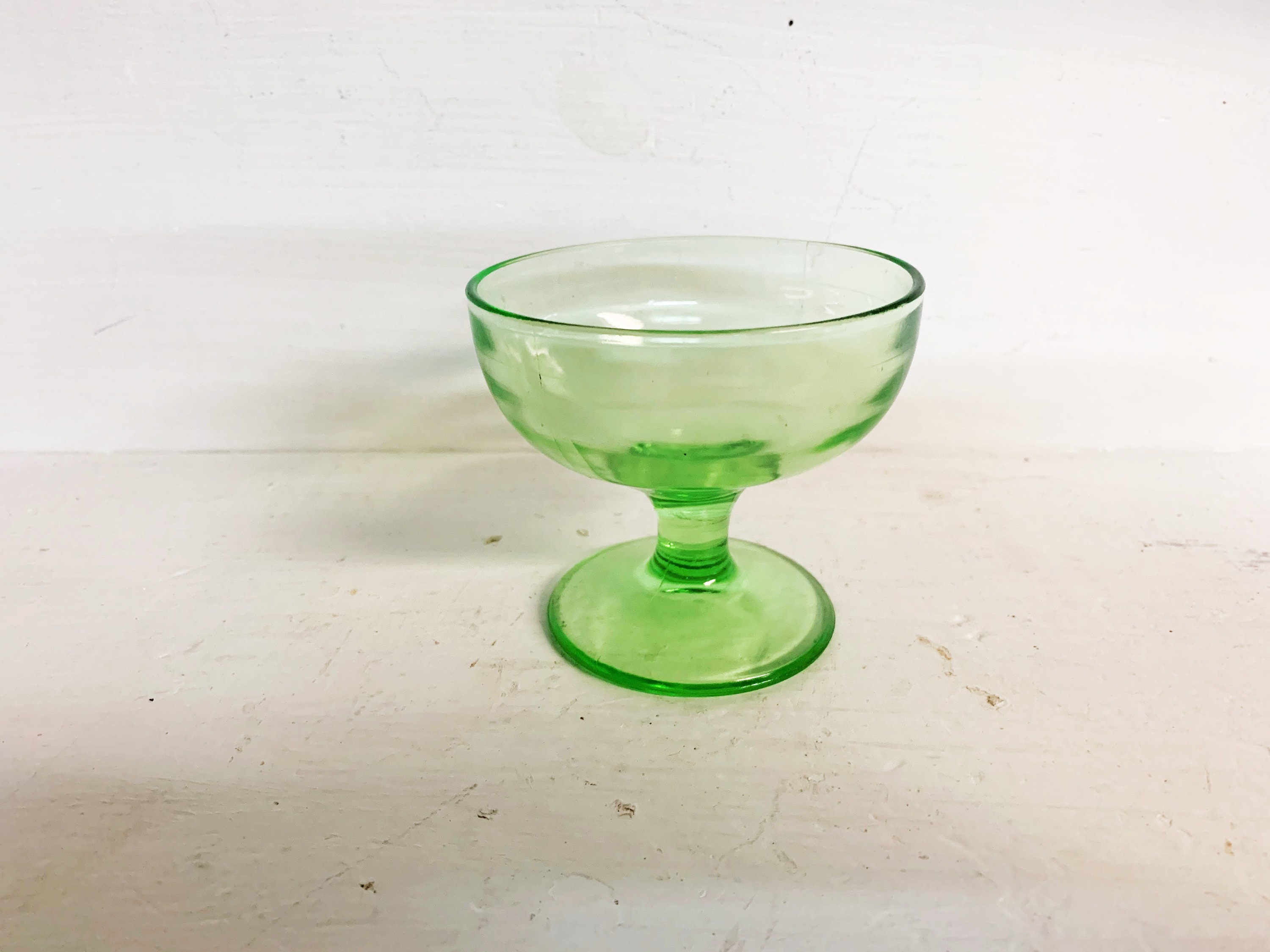 ヴィンテージグリーンウランガラス脚付きデザートシャーベットカップ8