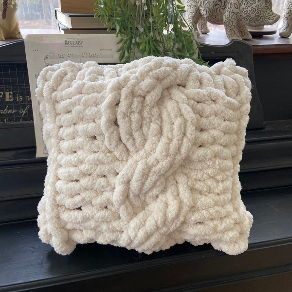 New item.. Cable Knit Pillow, Chunky Yarn, Handmade in USA, Beautiful decoration for any room. 3 sizes available, attractive accessory, Boho