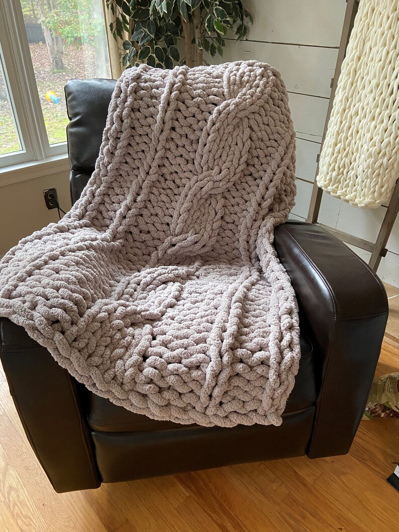 Chunky Knit Blanket, Cable Knit Chunky Chenille Throw Blanket, Hand