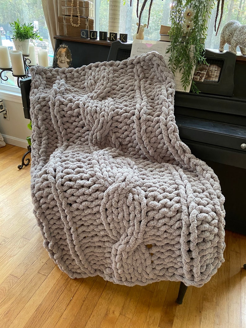 Chunky Knit Blanket, Cable Knit Chunky Chenille Throw Blanket, Hand