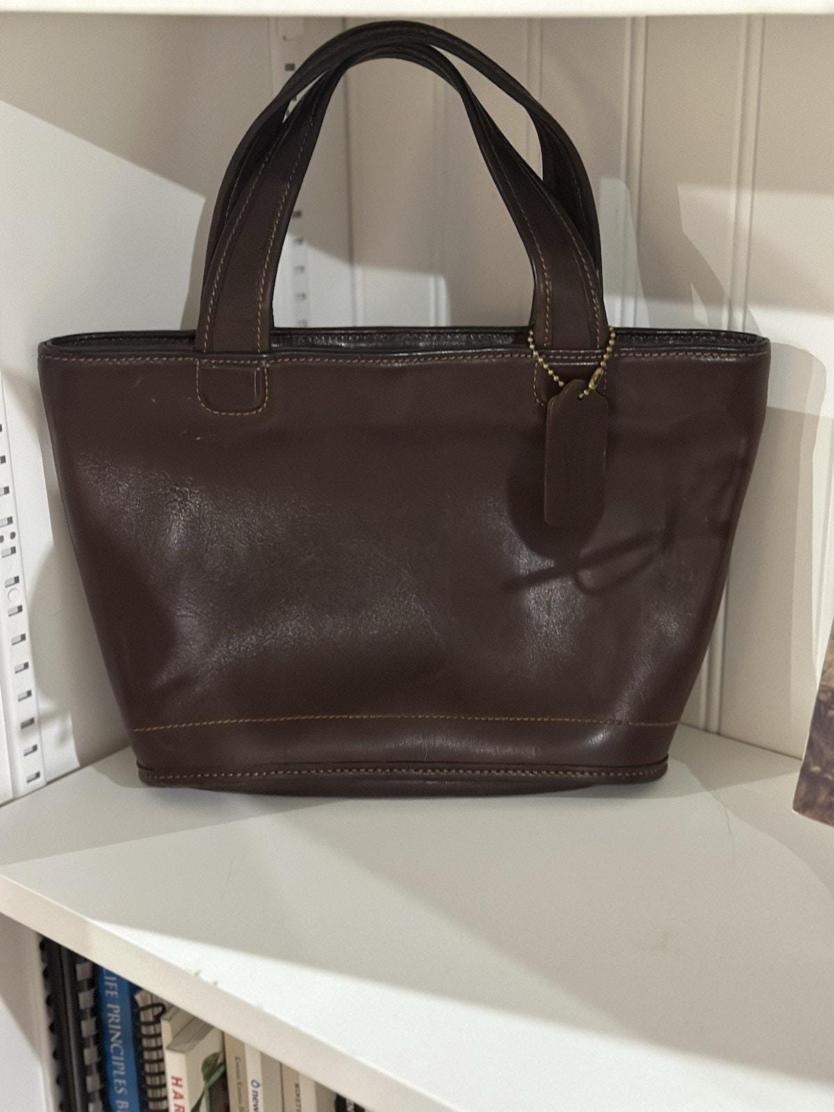 バッグ 00s old coach 9301 totebag leather Vintage Coach 9301 Bleecker Small Basket Black Leather Bag
