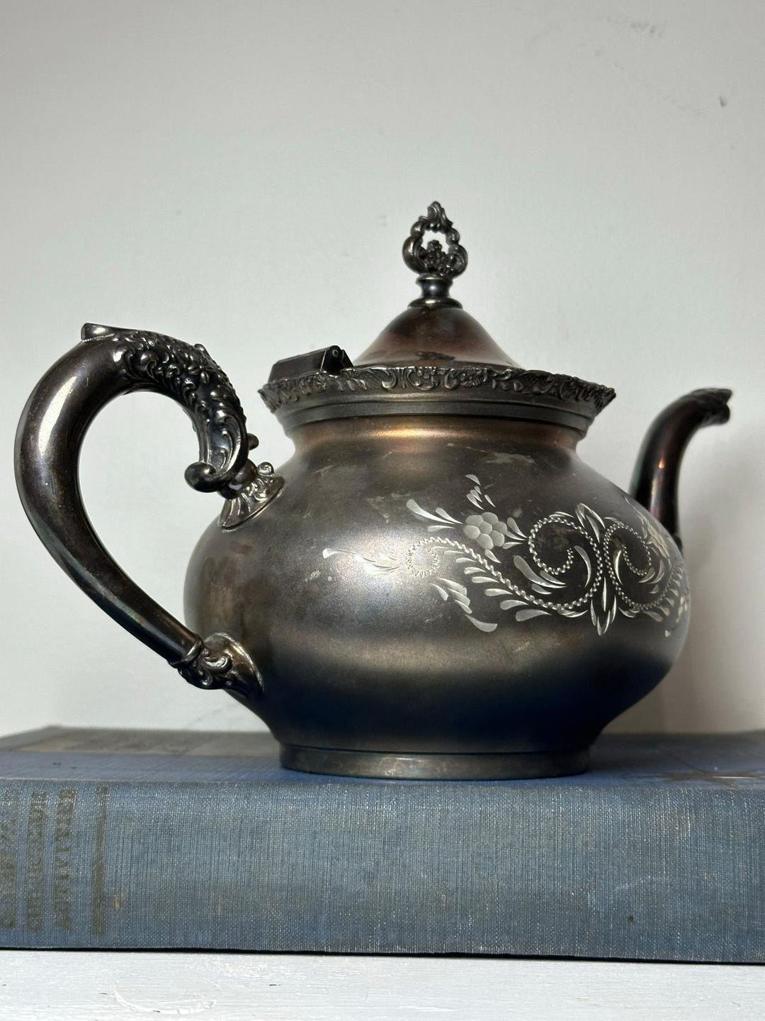 Antique 1898 Van Bergh Quadruple Silver Plated Teapot Ornate